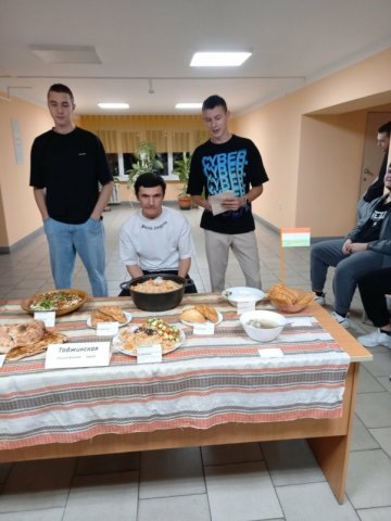 Блюда национальной кухни ко Дню единства России