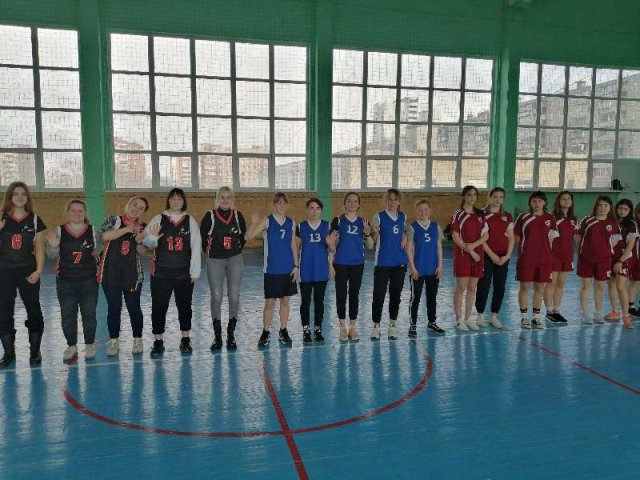 Соревнование по баскетболу