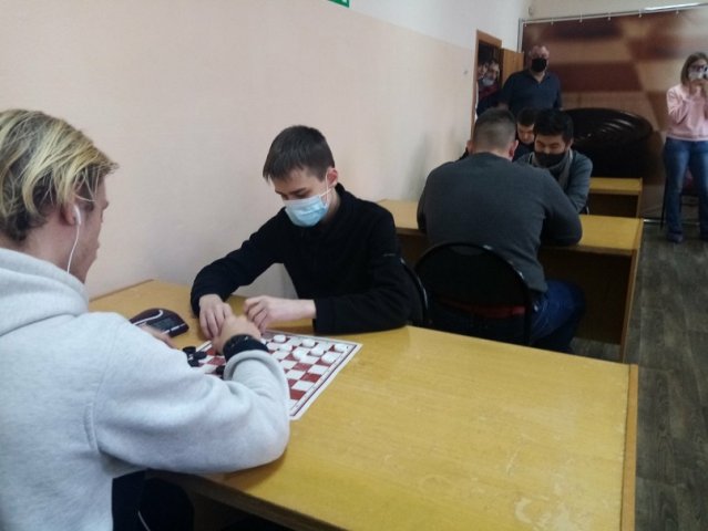  Соревнования по шашкам и шахматам