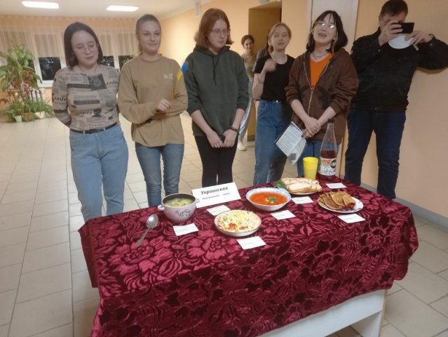 Блюда национальной кухни ко Дню единства России