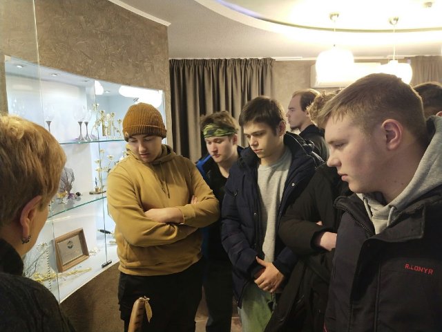 город златоустовских мастеров-оружейников