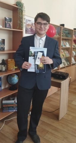 Отборочный тур на районный этап VII городского конкурса поэтического чтения "ЧиБиС" 