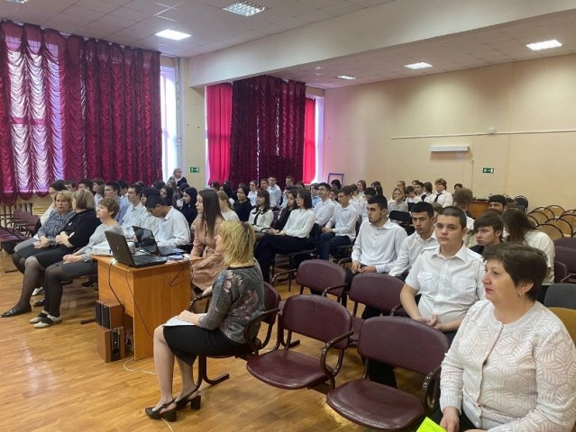Всероссийский классный час "Профессионалитет: ты в хорошей компании" 
