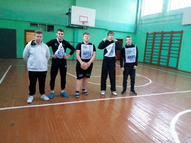 Соревнования по волейболу и футболу 