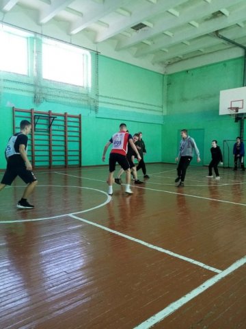 Соревнования по волейболу и футболу 