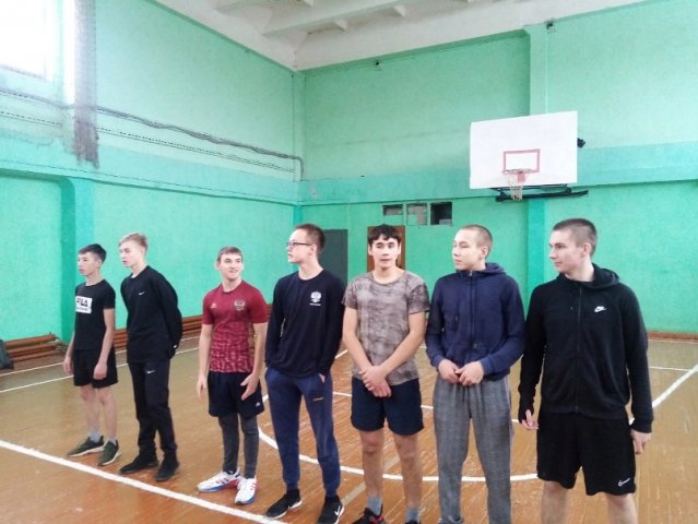Соревнования по волейболу и футболу 