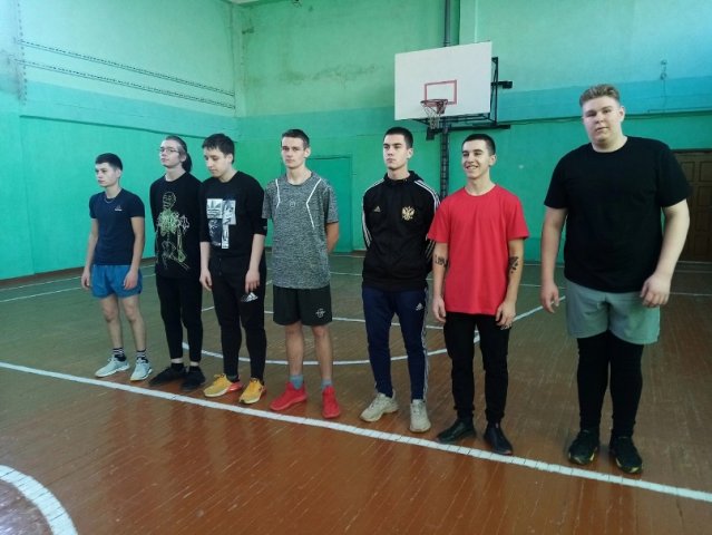 Соревнования по волейболу и футболу 