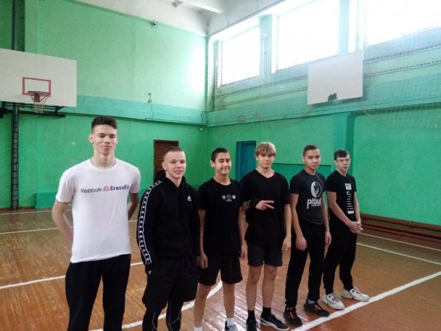 Соревнования по волейболу и футболу 