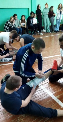 Военно-спортивное состязание "Один день из жизни солдат" 