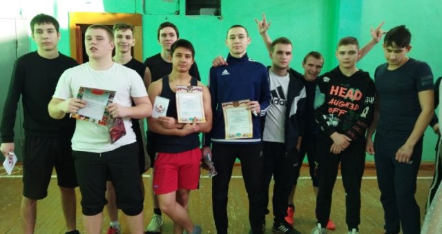 Военно-спортивное состязание "Один день из жизни солдат" 