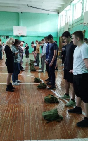 Военно-спортивное состязание "Один день из жизни солдат" 