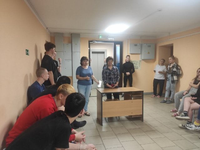 Собрание в общежитии