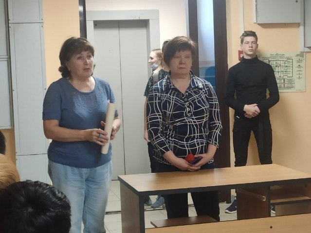 Собрание в общежитии