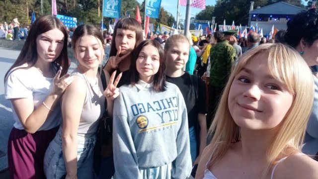 Митинг-концерт "Своих не бросаем" 