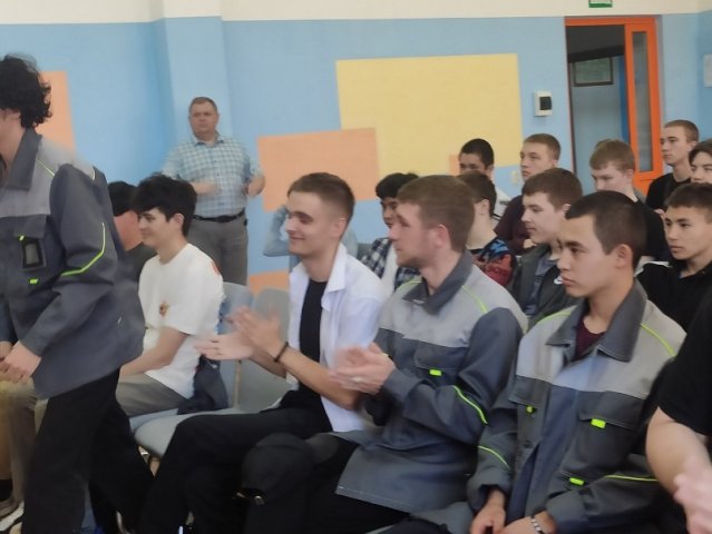 Собрание групп студентов, обучающихся по направлению "Тепло- и электроэнергетика"