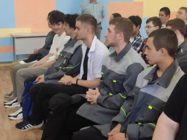  Собрание групп студентов, обучающихся по направлению "Тепло- и электроэнергетика"