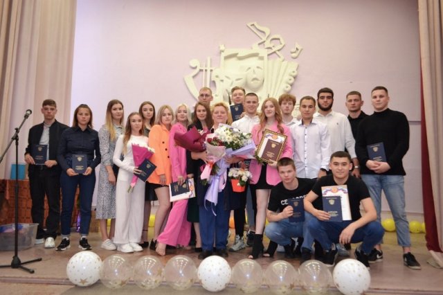 Торжественная церемония вручения дипломов о среднем профессиональном образовании 