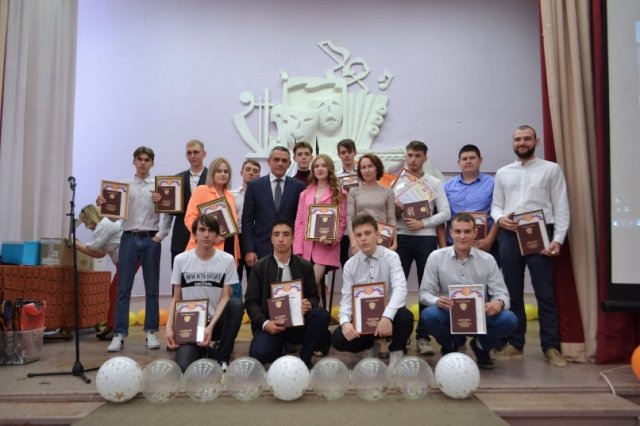 Торжественная церемония вручения дипломов о среднем профессиональном образовании 